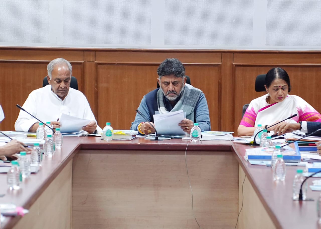 ಜಲಸಂಪನ್ಮೂಲ ಅಧಿಕಾರಿಗಳೊಂದಿಗೆ ಸಭೆ ಮಾಡಿದ ಡಿಸಿಎಂ