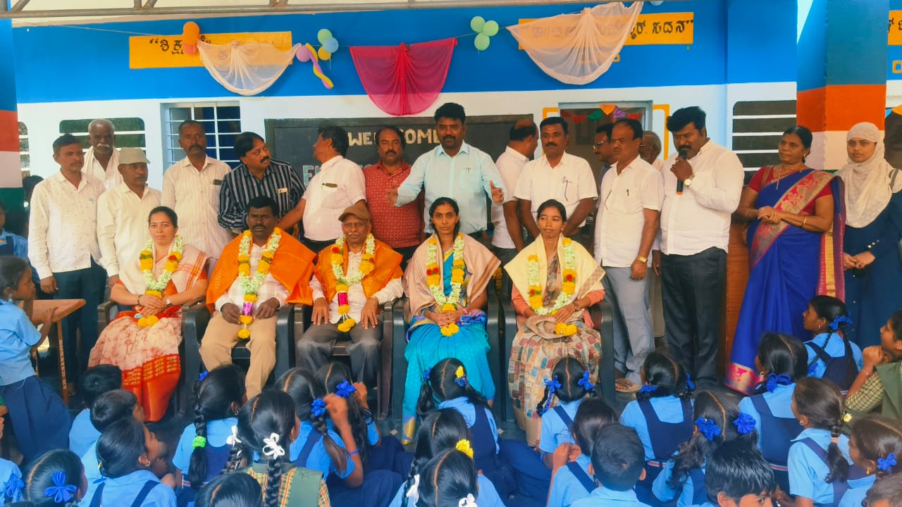 ವಿದ್ಯಾರ್ಥಿಗಳ ಸರ್ವೋತೋಮುಖ ಅಭಿವೃದ್ಧಿಗೆ ಇಂಗ್ಲೀಷ್ ಫೆಸ್ಟ್ ಗಳು ಸಹಕಾರಿ- ಬಿಇಓ ಸುರೇಶ್ ಕುಮಾರ್