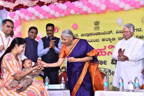 ಮಕ್ಕಳಿಗೆ ಎರಡು ಹನಿ ಪೋಲಿಯೋ ಹಾಕುವ ಮೂಲಕ ಚಾಲನೆ ನೀಡಿದ ಕೇಂದ್ರ ಸಚಿವೆ ನಿರ್ಮಲಾ