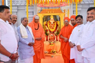 ಶ್ರೀಮಠದ ಧಾರ್ಮಿಕ, ಸಾಮಾಜಿಕ ಹಾಗೂ ಶೈಕ್ಷಣಿಕ ಸೇವೆ ಸ್ಮರಿಸಿದ ಸಿಎಂ