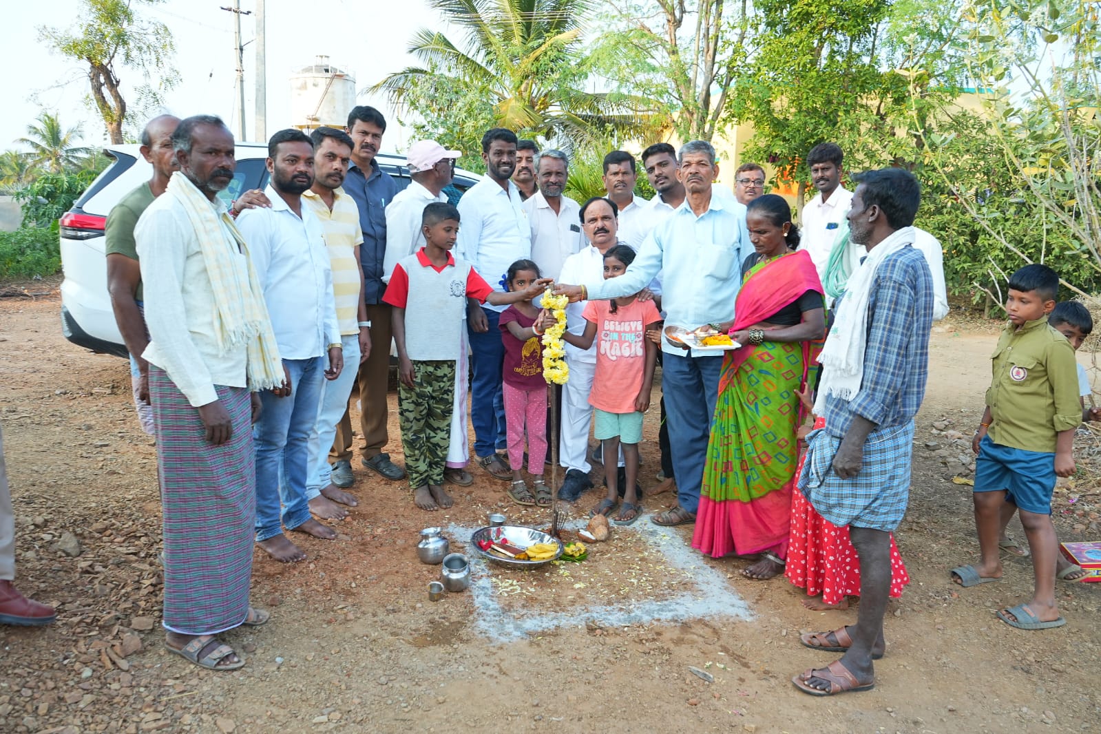 ಸಿ.ಸಿ ರಸ್ತೆ ನಿರ್ಮಾಣ ಕಾಮಗಾರಿಗೆ ಚಾಲನೆ ನೀಡಿದ ಸಚಿವ ಸುಧಾಕರ್