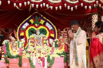 ಶ್ರೀನಿವಾಸ ಕಲ್ಯಾಣೋತ್ಸವದಲ್ಲಿ ಭಾಗವಹಿಸಿದ ಡಿಕೆ ಶಿವಕುಮಾರ್