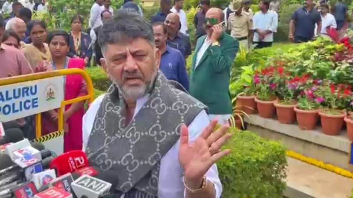 ಯಾವುದೇ ಗುಂಪು ಇಲ್ಲ, ನಾನು ಮತ್ತು ಸಿಎಂ ಒಗ್ಗಟ್ಟಿನಿಂದ ಕೆಲಸ ಮಾಡುತ್ತಿದ್ದೇವೆ-ಡಿಸಿಎಂ