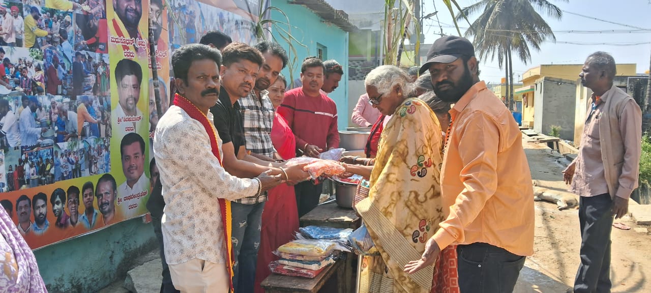 ವಿಶೇಷ ದಿನಗಳನ್ನು ಅನ್ನ ದಾಸೋಹದ ಮೂಲಕ ಆಚರಿಸಿ- ನಟ ವಾಸು