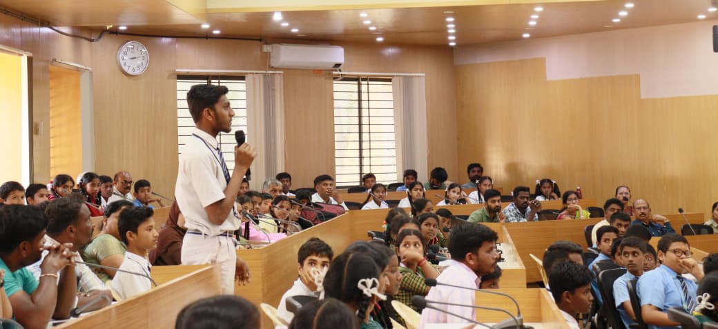 ವಿದ್ಯಾರ್ಥಿ ದೆಸೆಯಿಂದಲೇ ಸಾಮಾಜಿಕ ಚಿಂತನೆ ‌ರೂಢಿಸಿಕೊಳ್ಳಿ: ಶಶಿಧರ ಕೋಸಂಬೆ