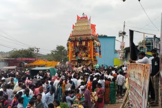 ವಿಜೃಂಭಣೆಯಿಂದ ನಡೆದ ಹುಲುಕುಡಿ ವೀರಭದ್ರಸ್ವಾಮಿ ರಥೋತ್ಸವ