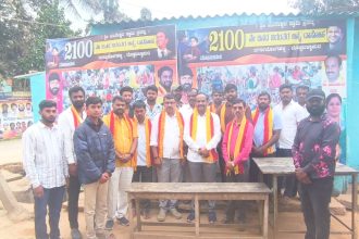 ಸರ್ಕಾರಿ ಶಾಲಾ ಮಕ್ಕಳೊಂದಿಗೆ ಸಂಭ್ರಮಾಚರಣೆ