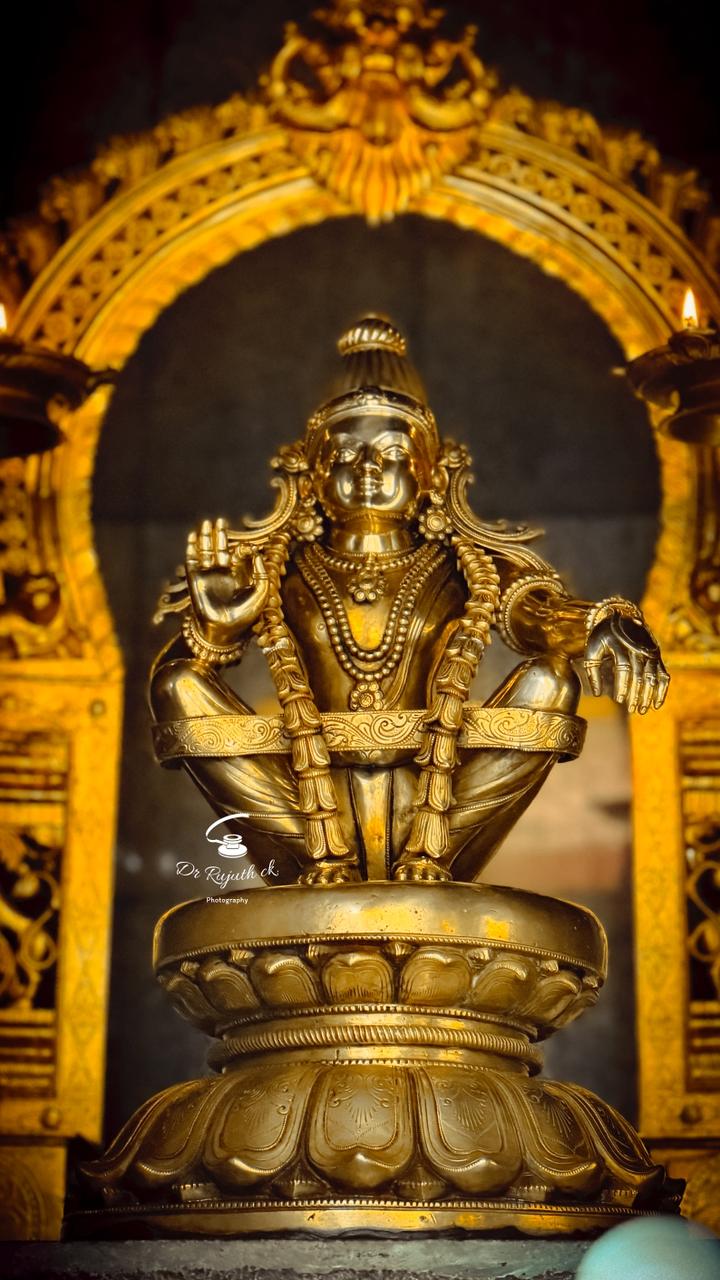 ಚಿತ್ರದುರ್ಗದ ಅಯ್ಯಪ್ಪ ಸ್ವಾಮಿ ದೇವಸ್ಥಾನದತ್ತ ಮುಖ ಮಾಡಿದ ಮಾಲಾಧಾರಿ ಸ್ವಾಮಿಗಳು