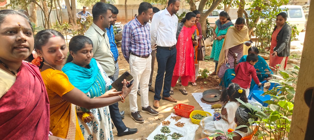 ಮಕ್ಕಳ ಸಂತೆಯಲ್ಲಿ ಮಿಂಚಿದ ಪುಟಾಣಿಗಳು, ಮಕ್ಕಳ ವ್ಯಾಪಾರಕ್ಕೆ ಮನಸೋತ ಪೋಷಕರು