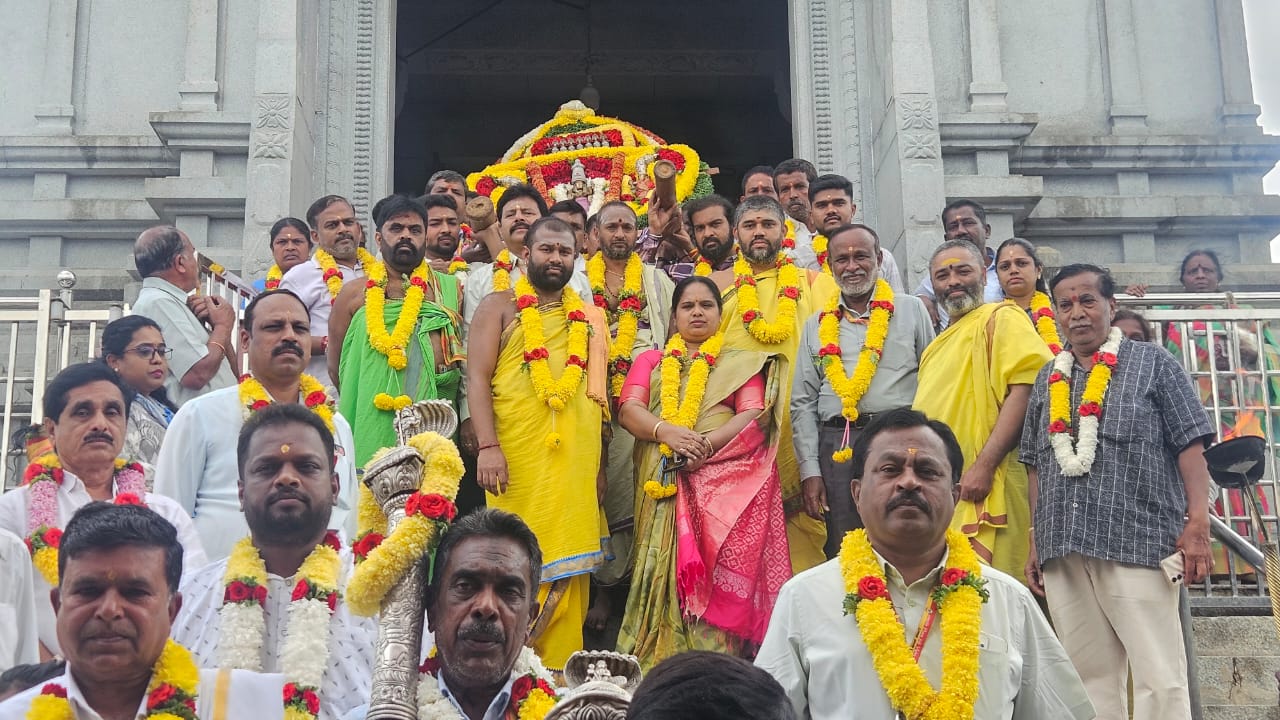 ಬ್ರಹ್ಮರಥೋತ್ಸವ ಪ್ರಯುಕ್ತ ಸುಬ್ರಹ್ಮಣ್ಯ ಸ್ವಾಮಿ, ಶ್ರೀನರಸಿಂಹ ಸ್ವಾಮಿ ದೇವರುಗಳ ಅದ್ಧೂರಿ ಮೆರವಣಿಗೆ