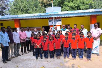 ಹುಟ್ಟೂರು ಓದಿದ ಶಾಲೆಗೆ ಭೇಟಿ ಕೊಟ್ಟು ಕನ್ನಡ ಶಾಲೆಗಳು ಉಳಿಯಬೇಕೆಂದ ಅಮೆರಿಕ ಕನ್ನಡಿಗ ಶ್ರೀನಾಥ್