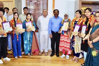 ಚಿನ್ನದ ಪದಕ ವಿಜೇತ ವಿದ್ಯಾರ್ಥಿಗಳನ್ನು ಸನ್ಮಾನಿಸಿ ಸಾರಿಗೆ ಸಚಿವ ರಾಮಲಿಂಗಾರೆಡ್ಡಿ