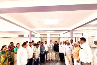 ಜಿಲ್ಲಾ ಒಕ್ಕಲಿಗ ಸಂಘಕ್ಕೆ 20 ಲಕ್ಷ ದೇಣಿಗೆ ನೀಡಿದ ಬೇತೂರು ಪಾಳ್ಯ ರಾಜು ಮತ್ತು ಸ್ನೇಹಿತರು