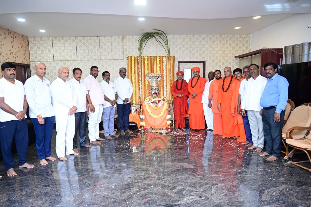 ಚದುರಿದ ಭೋವಿ ಜನಾಂಗ ಒಗ್ಗೂಡಿಸಿದ ಇಮ್ಮಡಿಶ್ರೀ