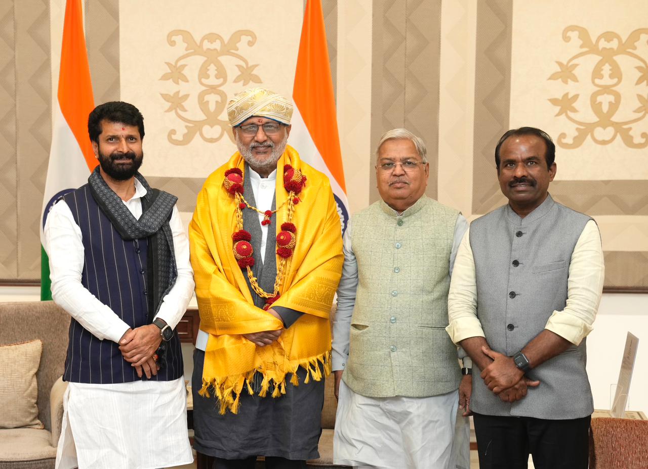 ಉಪರಾಷ್ಟ್ರಪತಿ ರಾಧಾಕೃಷ್ಣನ್ ಅವರನ್ನು ಭೇಟಿ ಮಾಡಿ ಶುಭಾಶಯ ಕೋರಿದ ರವಿ