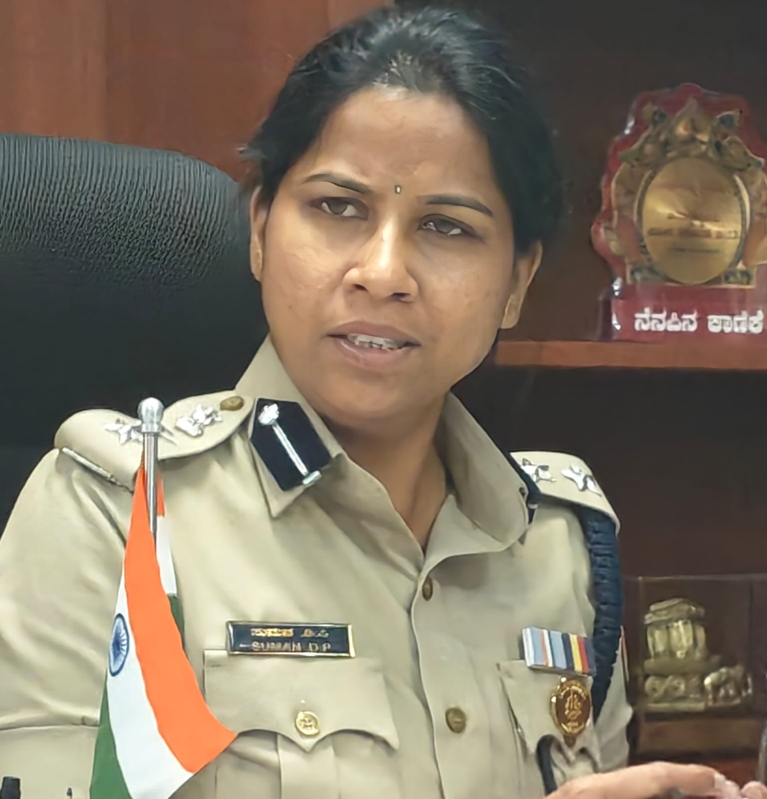 ರೀಲ್ಸ್ ಮಾಡಲು ಹೋಗಿ ರೆಡ್ಡಿ ಮನೆಗೆ ಬೆಂಕಿ ಹಚ್ಚಿರುವ ಹುಡುಗರು: ಎಸ್ಪಿ