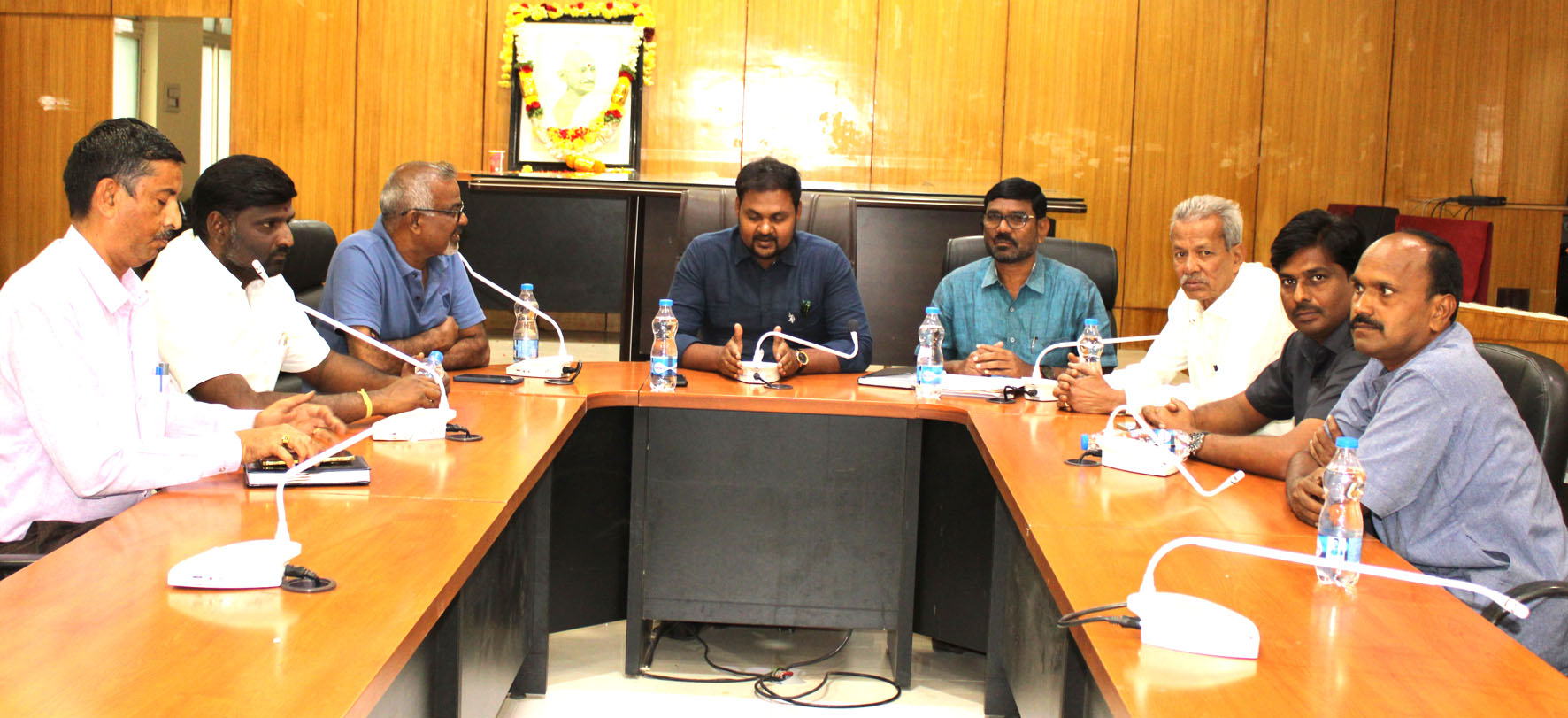 ಬ್ಯಾಂಕ್ ಹಾಗೂ ಕೇಂದ್ರ ಸರ್ಕಾರದ ಕಚೇರಿಗಳಲ್ಲಿ ಕನ್ನಡ ಕಡ್ಡಾಯ ಬಳಕೆಗೆ ಶಿಫಾರಸ್ಸು