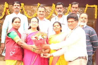 ಲೆದರ್ ಎಂಪೋರಿಯಂನಲ್ಲಿ ಮಕ್ಕಳಿಗಾಗಿ ಲೆದರ್ ಶೂ ಹಾಗೂ ಬ್ಯಾಗ್ ಪರಿಚಯ-ಡಾ. ವಸುಧಂರಾ