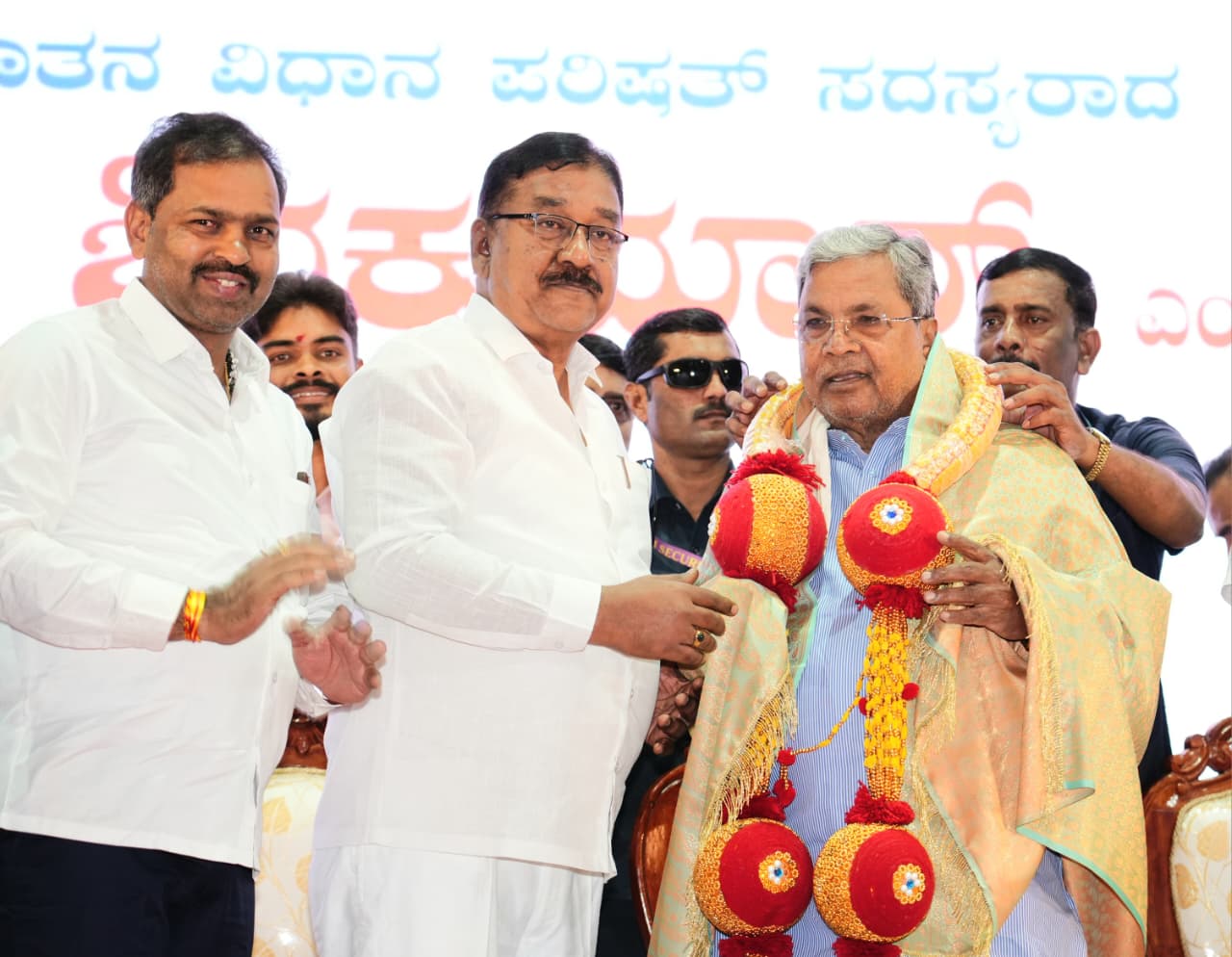 ದೇವರಾಜ್ ಅರಸು ದಾಖಲೆ ಮುರಿಯಲೆಂದು ರಾಜಕೀಯ ಮಾಡಿಲ್ಲ-ಸಿದ್ದರಾಮಯ್ಯ