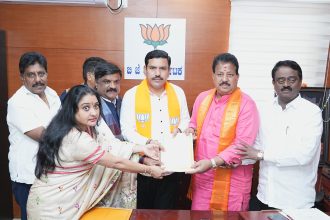 ಸತ್ಯ ಶೋಧನಾ ಸಮಿತಿ ನೀಡಿದ ವರದಿ ಸ್ವೀಕರಿಸಿದ ವಿಜಯೇಂದ್ರ