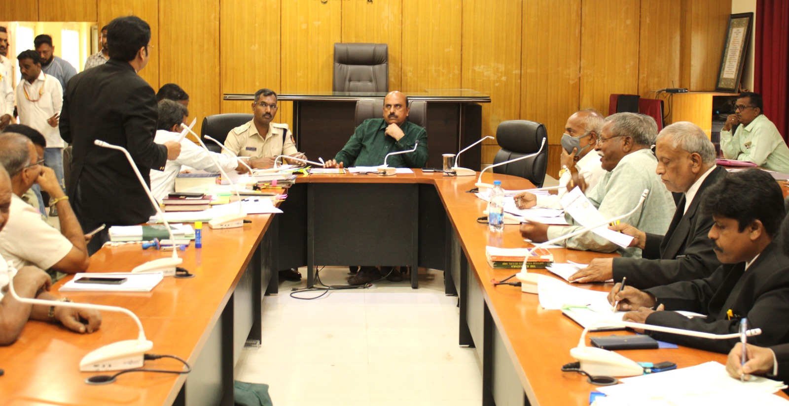 ವಾಹನಗಳ ಮೇಲೆ ಜಾಹೀರಾತು ಫಲಕ ಅಳವಡಿಕೆಗೆ ಅನುಮೋದನೆ- ಜಿಲ್ಲಾಧಿಕಾರಿ ವೆಂಕಟೇಶ್