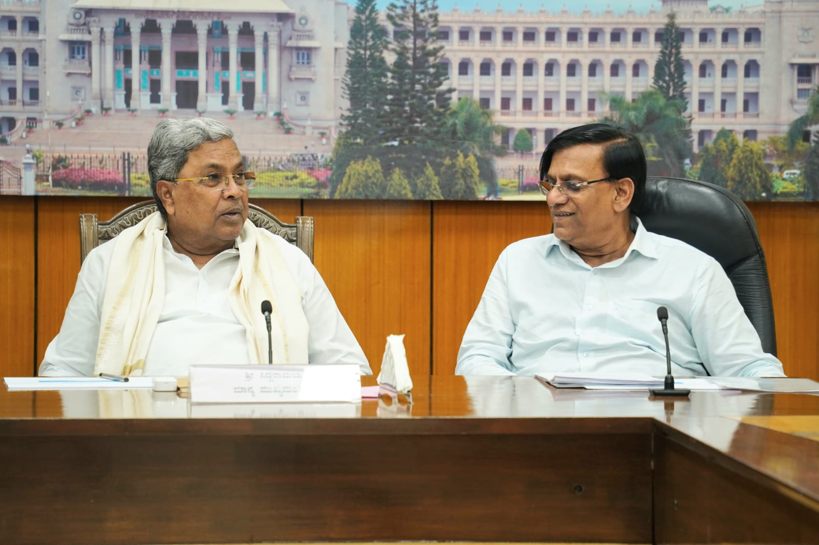 ಸಿದ್ದರಾಮಯ್ಯಗೆ ಬಸವರಾಜ ರಾಯರೆಡ್ಡಿ ಅಭಿನಂದನಾ ಪತ್ರ