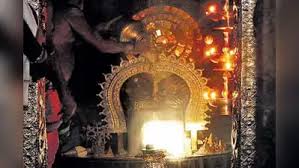 ಗವಿಗಂಗಾಧರೇಶ್ವರ ದೇಗುಲದ ಗರ್ಭಗುಡಿ ಪ್ರವೇಶಿಸಿದ ಸೂರ್ಯರಶ್ಮಿ