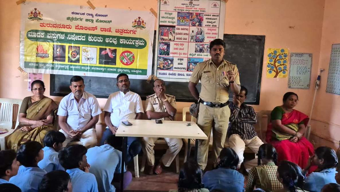 ರಸ್ತೆ ಸುರಕ್ಷತಾ ನಿಯಮ ಪಾಲಿಸಿ