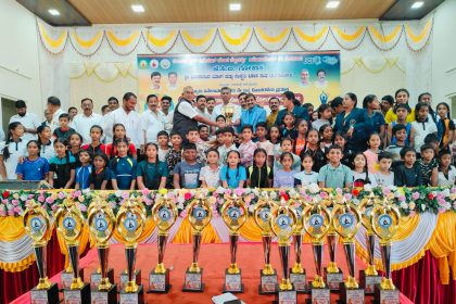 ಯೋಗಾಸನ ಲೀಗ್ ಸ್ಪರ್ಧೆಯಲ್ಲಿ ನಿಸರ್ಗ ಯೋಗಾಕೇಂದ್ರಕ್ಕೆ ತಂಡ ಪ್ರಶಸ್ತಿ