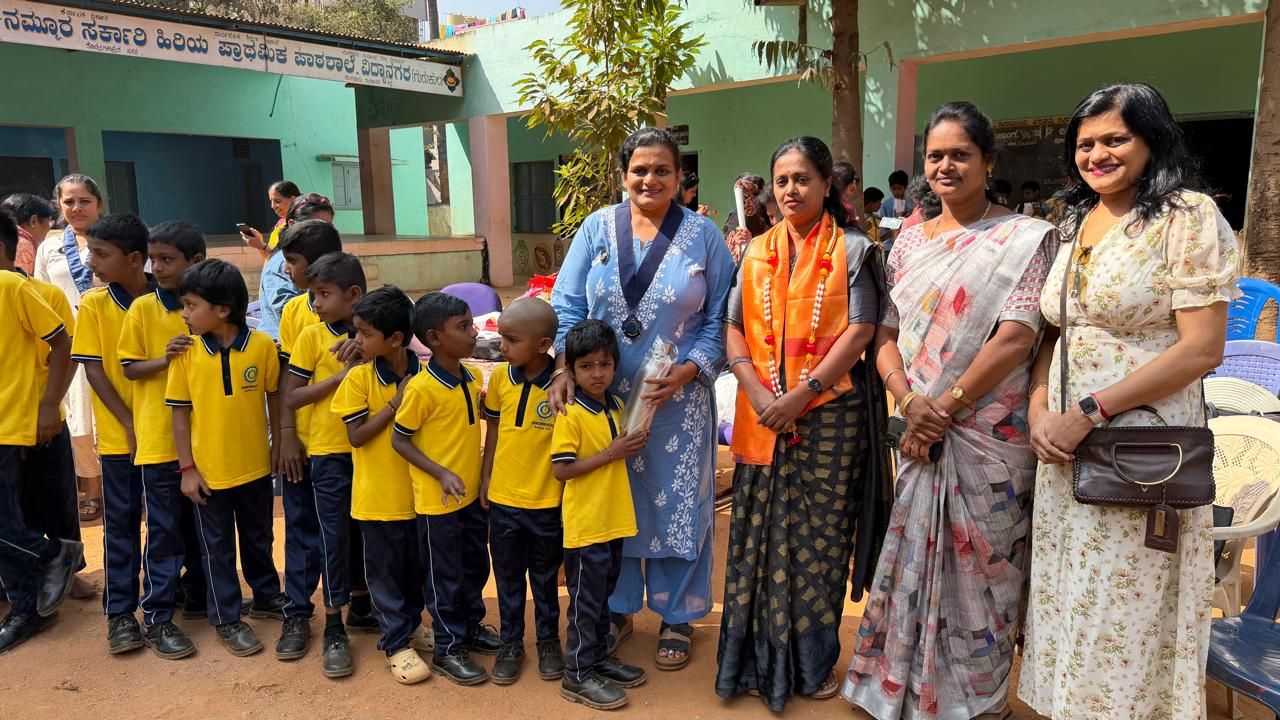 ಸರ್ಕಾರಿ ಶಾಲೆ ಮಕ್ಕಳಿಗೆ ಸಮವಸ್ತ್ರ ಹಾಗೂ ಕಲಿಕಾ ಸಾಮಗ್ರಿಗಳ ವಿತರಣೆ