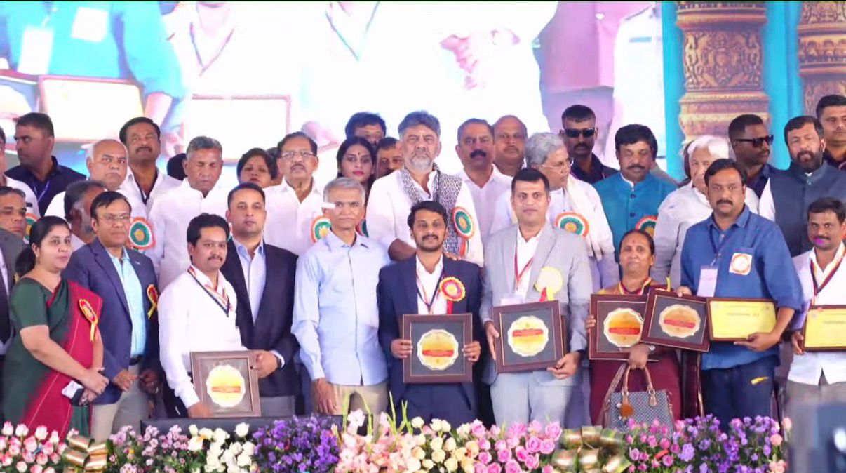 ಭೂಮಿ ಉಸ್ತುವಾರಿ ಕೋಶದ ಸಿಬ್ಬಂದಿಗೆ ಗೌರವ ಸನ್ಮಾನ