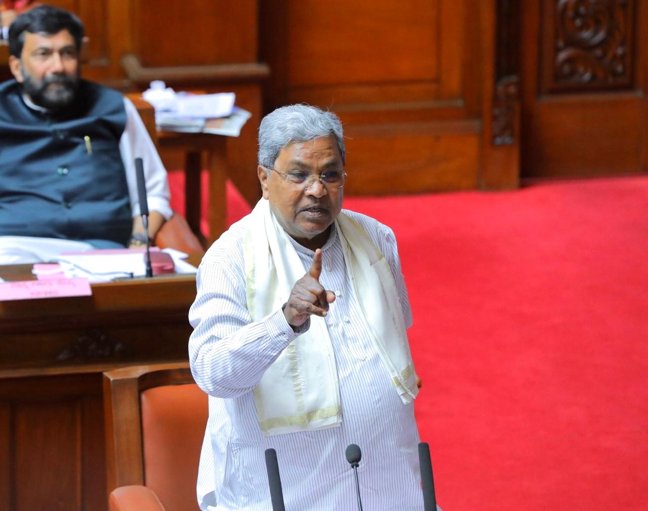 ಕಾಂಗ್ರೆಸ್ಸಿನವರು 11ಜಿ ಎಕಾನಮಿ, ಬಿಜೆಪಿಯವರದು ಜಿ  ಹುಜೂರ್ ನಮೂನೆಯದು-ಸಿಎಂ