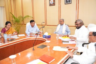 ವಿವಿಧ ಇಲಾಖೆಗಳ ಆರ್ಥಿಕ ಪ್ರಗತಿ ಪರಿಶೀಲನೆ ನಡೆಸಿದ ಸಿದ್ದರಾಮಯ್ಯ