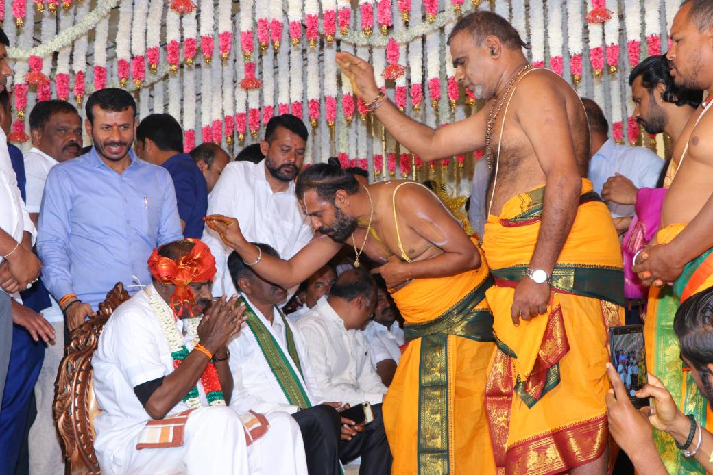 ಶ್ರೀನಿವಾಸ ಕಲ್ಯಾಣೋತ್ಸವದಲ್ಲಿ ಭಾಗಿಯಾದ ಕೇಂದ್ರ ಸಚಿವ ಕುಮಾರಸ್ವಾಮಿ