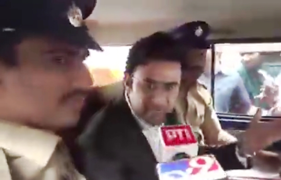 ಸಂಸದ, ಶಾಸಕರನ್ನ ಅರೆಸ್ಟ್ ಮಾಡಿದ ಪೊಲೀಸರು