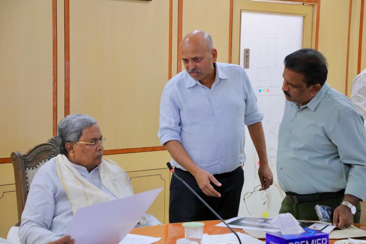 ವಾರ್ತಾ ಮತ್ತು ಸಾರ್ವಜನಿಕ‌ ಸಂಪರ್ಕ ಇಲಾಖೆ ಅಧಿಕಾರಿಗಳ ಸಭೆ ನಡೆಸಿದ ಸಿಎಂ