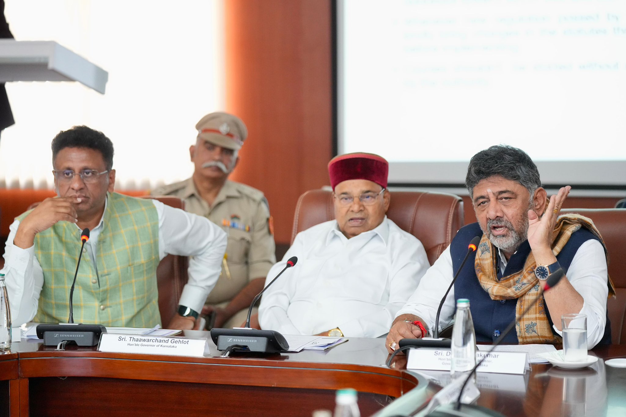 ಉನ್ನತ ಶಿಕ್ಷಣವು ಯುವಶಕ್ತಿಗೆ ಹೊಸ ದಿಕ್ಸೂಚಿ-ಡಿಕೆಶಿ