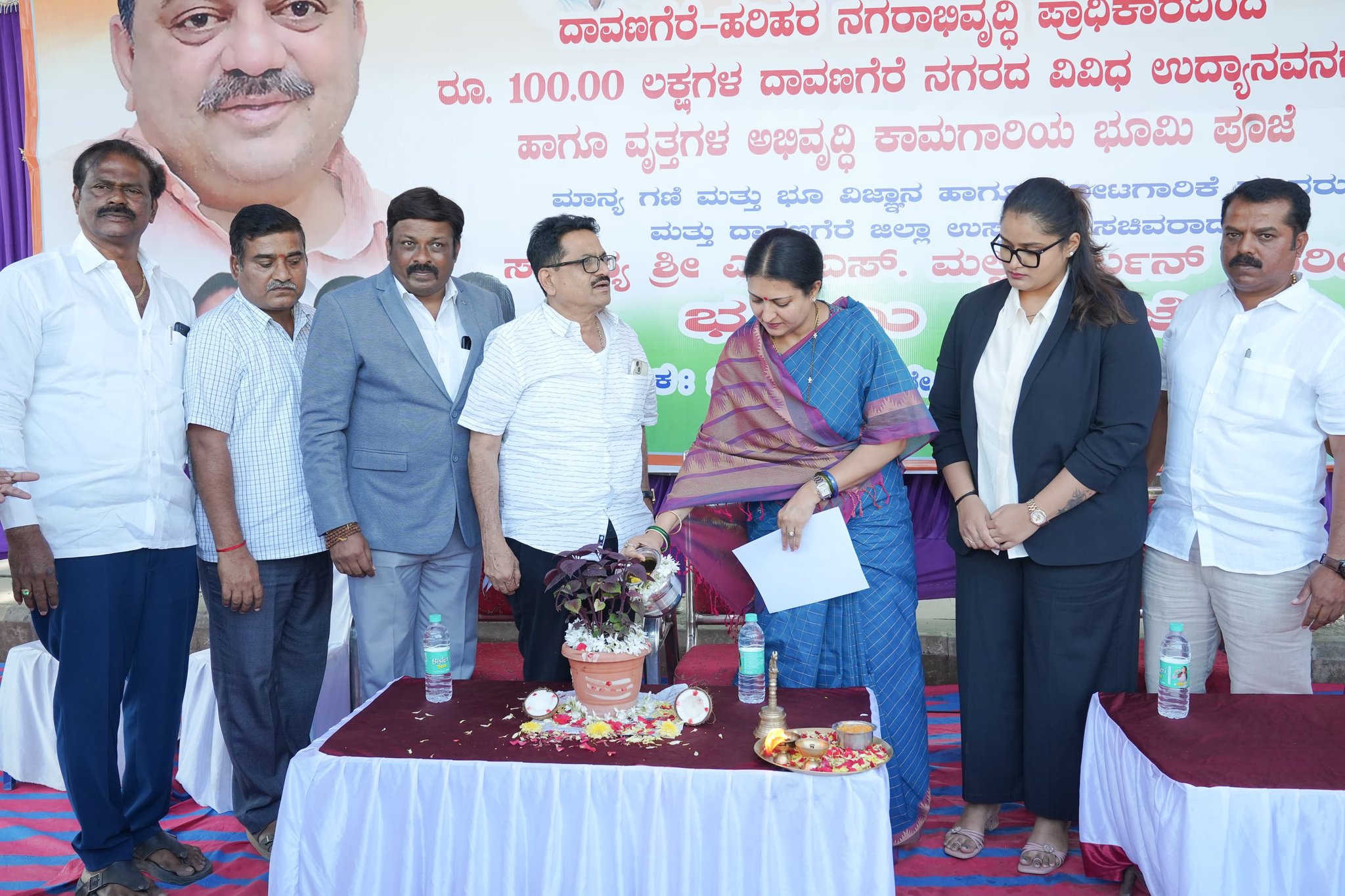 ವಿವಿಧ ಉದ್ಯಾನವನಗಳ ಅಭಿವೃದ್ಧಿ ಕಾಮಗಾರಿಗಳಿಗೆ ಚಾಲನೆ ನೀಡಿದ ಸಂಸದೆ ಡಾ.ಪ್ರಭಾ