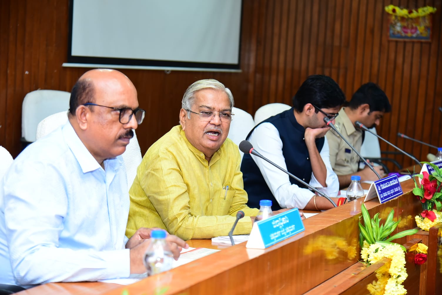 ಮಾರ್ಚ್ ಅಂತ್ಯದೊಳಗೆ ಅಭಿವೃದ್ಧಿ ಕಾಮಗಾರಿ ಪೂರ್ಣಗೊಳಿಸಿ-ಸಂಸದ ಕಾರಜೋಳ