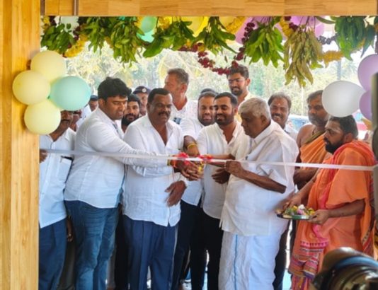 ಸಿರಿ ಕಂಫರ್ಟ್ ರೆಸ್ಟೋರೆಂಟ್ ಉದ್ಘಾಟಿಸಿದ ಮಾಜಿ ಸಚಿವ ಹೆಚ್.ಡಿ.ರೇವಣ್ಣ