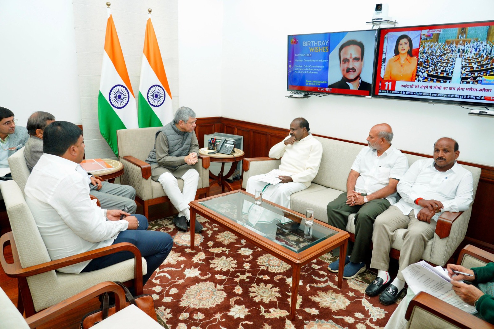 ಕರ್ನಾಟಕ ಅಭಿವೃದ್ಧಿ ವಿಚಾರ ಕುರಿತು ಚರ್ಚಿಸಿದ ಕುಮಾರಸ್ವಾಮಿ