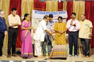 ಪರೀಕ್ಷೆಗಳನ್ನು ಹಬ್ಬದಂತೆ ಸಂಭ್ರಮಿಸಬೇಕು