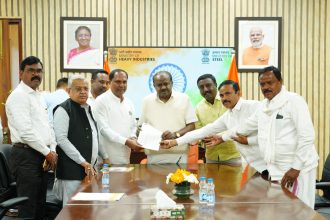 ಕೇಂದ್ರ ಸಚಿವ ಕುಮಾರಸ್ವಾಮಿ ಭೇಟಿ ಮಾಡಿದ ಕಾಡುಗೊಲ್ಲರು