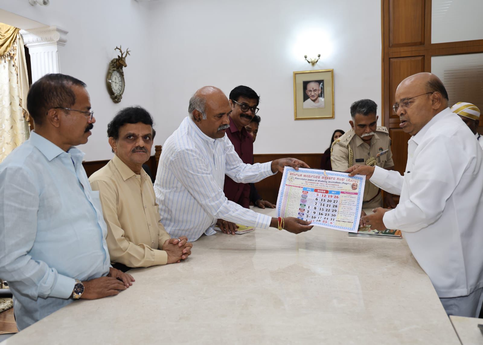 ಪತ್ರಕರ್ತರ ಸಮ್ಮೇಳನಕ್ಕೆ ರಾಜ್ಯಪಾಲರಿಗೆ ಕೆಯುಡಬ್ಲ್ಯೂಜೆ ಆಹ್ವಾನ