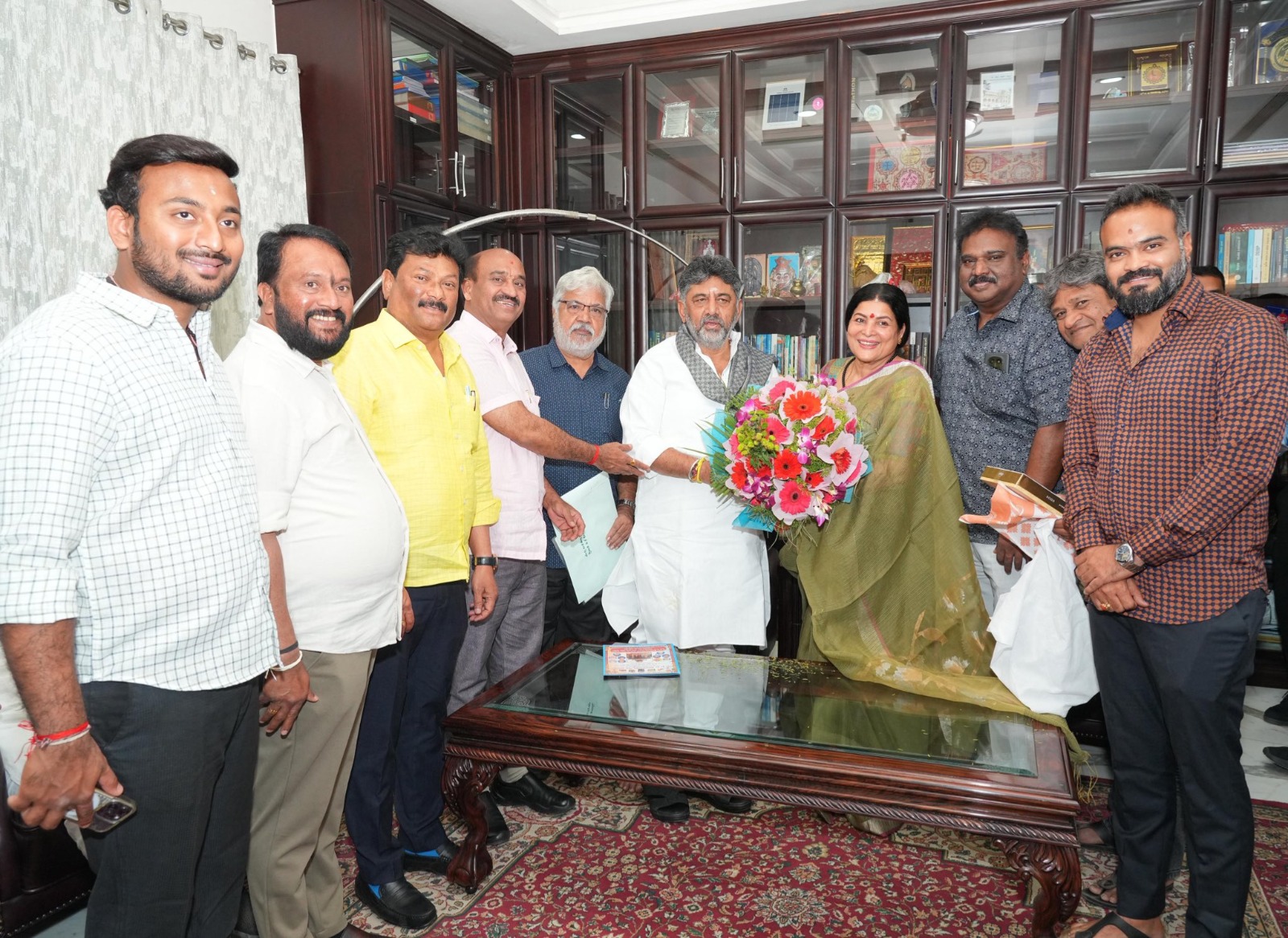 ಡಿಸಿಎಂ ಭೇಟಿ ಮಾಡಿದ ಅಧ್ಯಕ್ಷೆ ಜಯಮಾಲಾ