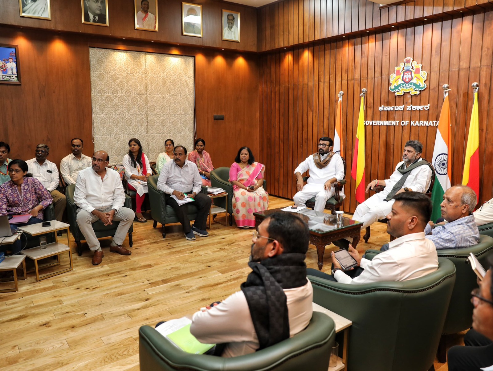 ಕೆಂಪೇಗೌಡ ಭವನ ನಿರ್ಮಾಣ ಕುರಿತು ಮಹತ್ವದ ಚರ್ಚೆ ನಡೆಸಿದ ಡಿಸಿಎಂ