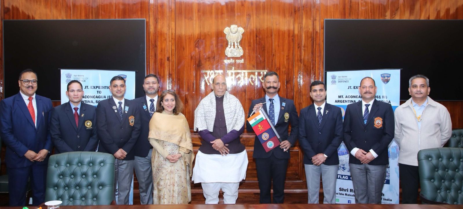 ಭಾರತೀಯ ಸೇನೆಯ ಯುವ ವೈದ್ಯ ಡಾ.ಕ್ಯಾ.ಸಂತೋಷಕುಮಾರ್ ಪರ್ವತಾರೋಹಣ