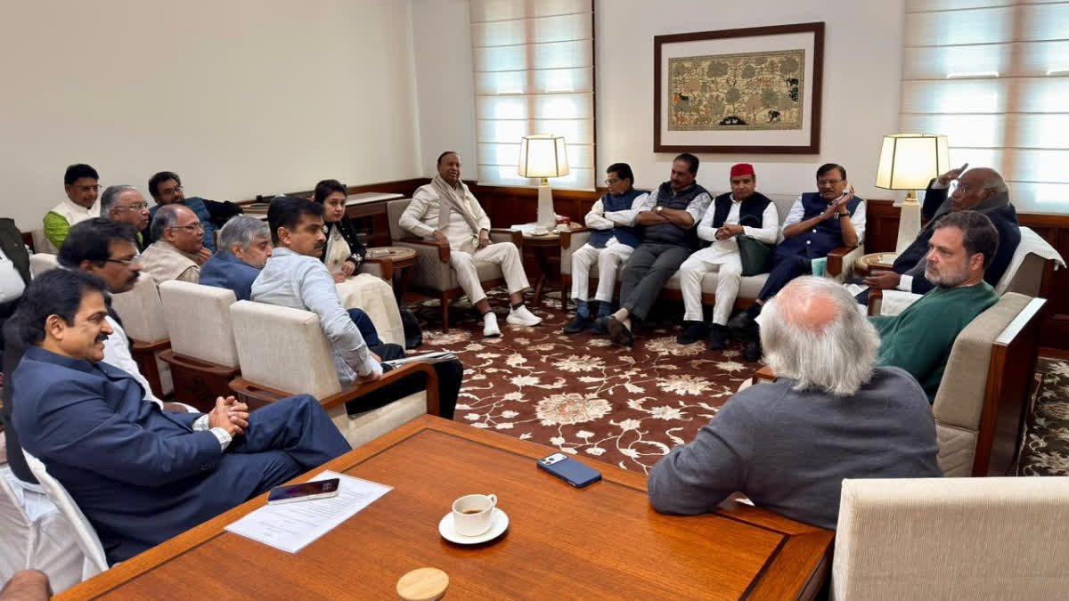 ಸ್ಪೀಕರ್ ಓಂಬಿರ್ಲಾ ಅವರನ್ನು ವಜಾಗೊಳಿಸಲು ವಿಪಕ್ಷಗಳ ಅವಿಶ್ವಾಸ ನಿರ್ಣಯ ಮಂಡನೆ