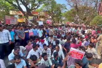 ಸರ್ಕಾರಿ ಹುದ್ದೆಗಳ ಭರ್ತಿಗಾಗಿ ಬೃಹತ್ ಪ್ರತಿಭಟನೆ
