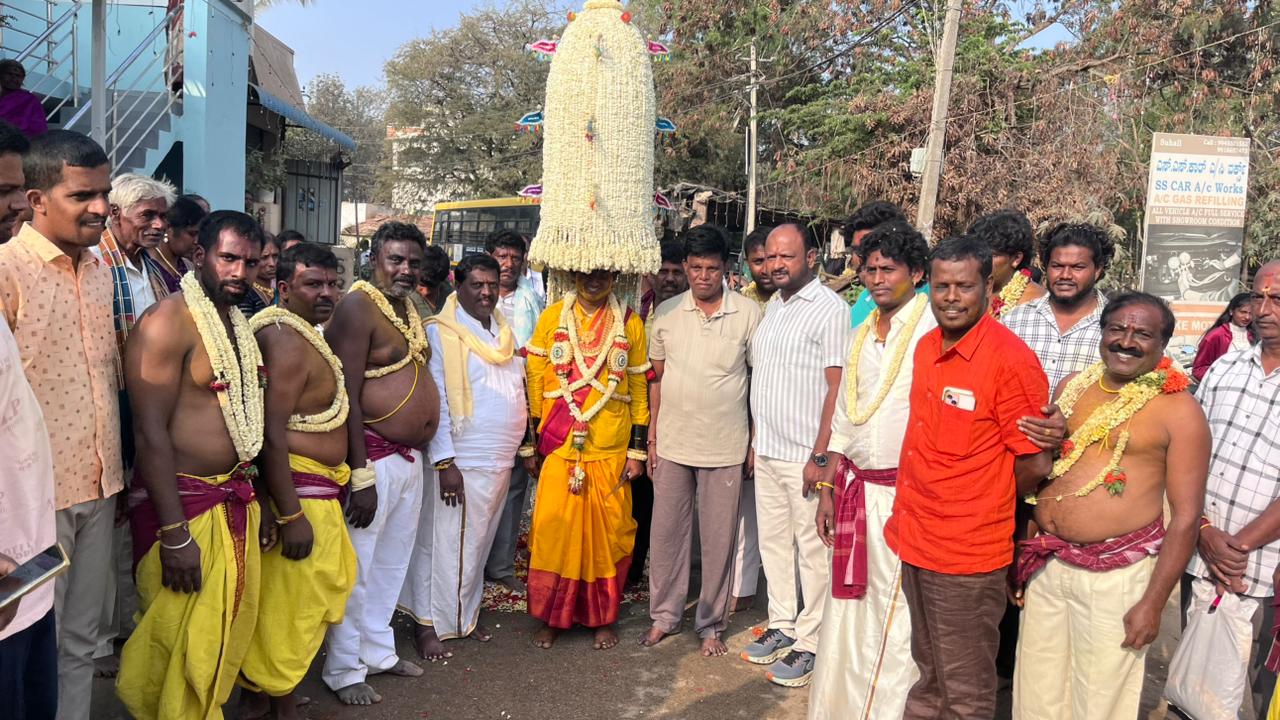 ಅದ್ಧೂರಿಯಾಗಿ ಜರುಗಿದ ಸಂಭ್ರಮದ ಕರಗ ಮಹೋತ್ಸವ